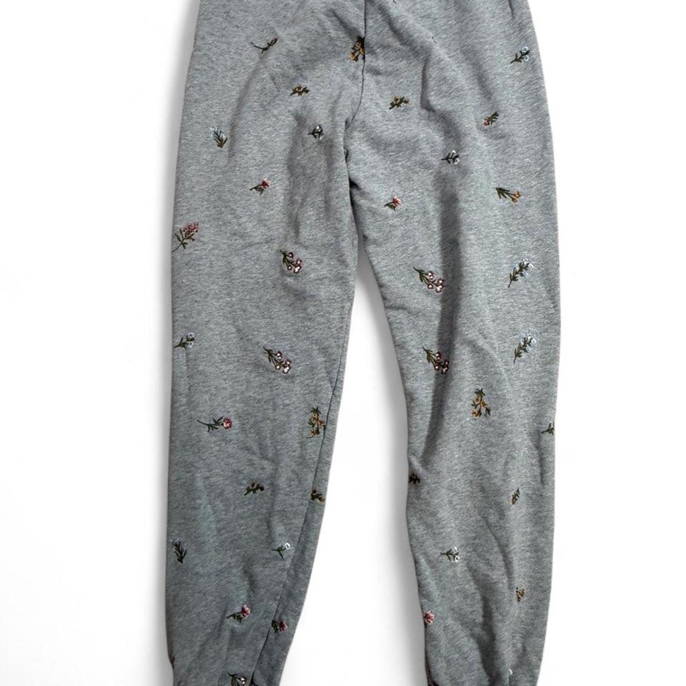 Driftwood Stevie S Gray Floral Embroidered Jogger Sweatpants free people cottage - Picture 3 of 3